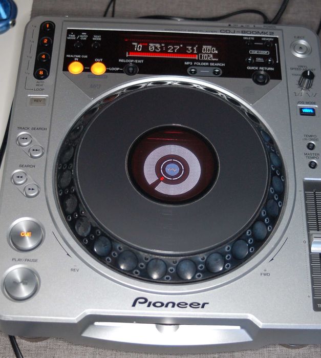 Mikser Pioneer DJM-400, dwa odtwarzacze CDJ-800MK2