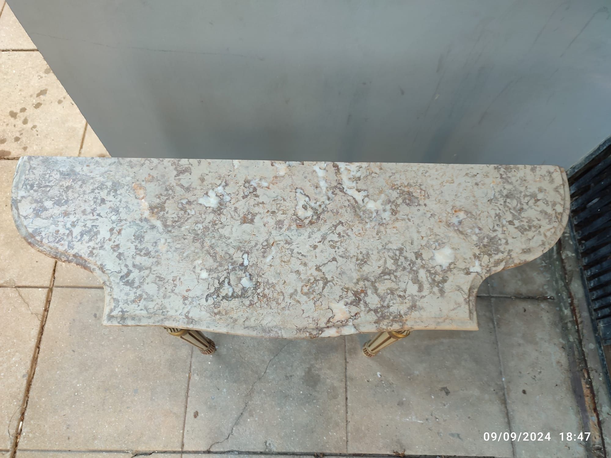 Cadeiras e mesa de pedda