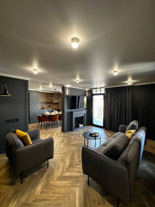 Оренда автономного VIP пентхауса в центрі міста з терасою