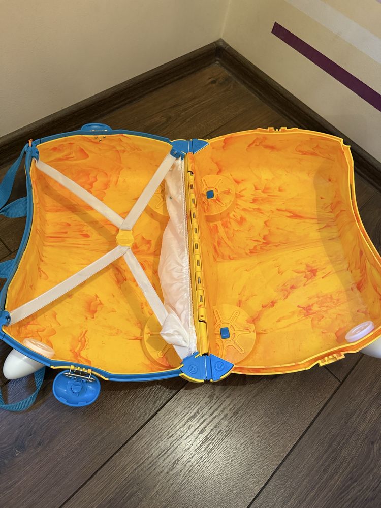 Дитяча валіза чемодан trunki