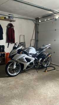 Suzuki gsxr 1000 k8