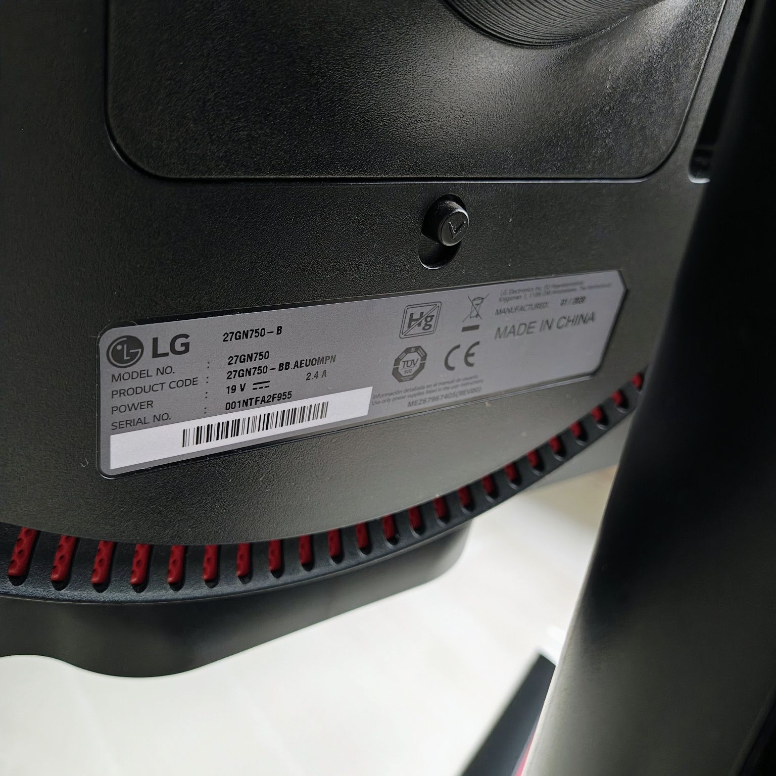 Monitor LG 27GN750B