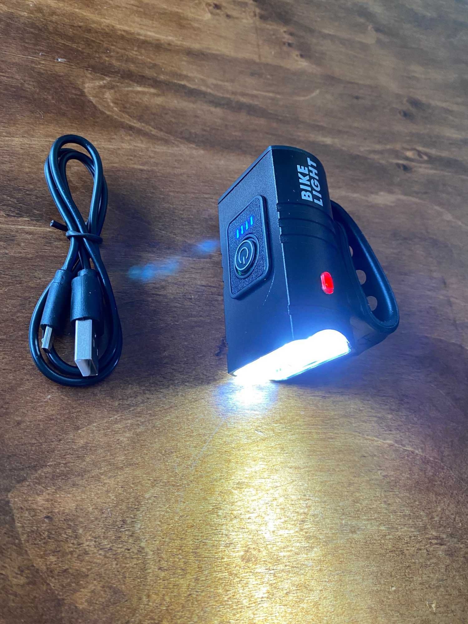 Luz LED Dianteira para bicicleta T6 10W 1000LM USB Recarregável.