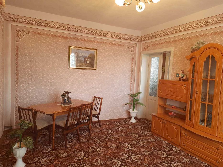 Продається будинок у Єзуполі, поруч Івано-Франківська