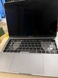 MacBook A1989 – uszkodzony, bez płyty głównej