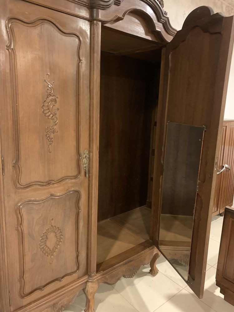 Banco de carpinteiro roupeiro relogio de pendulo  Atelier e outros