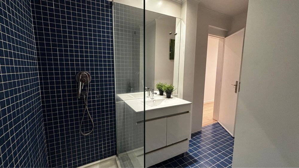 Apartamento T2  Oeiras  perto de praias A5 e marginal.