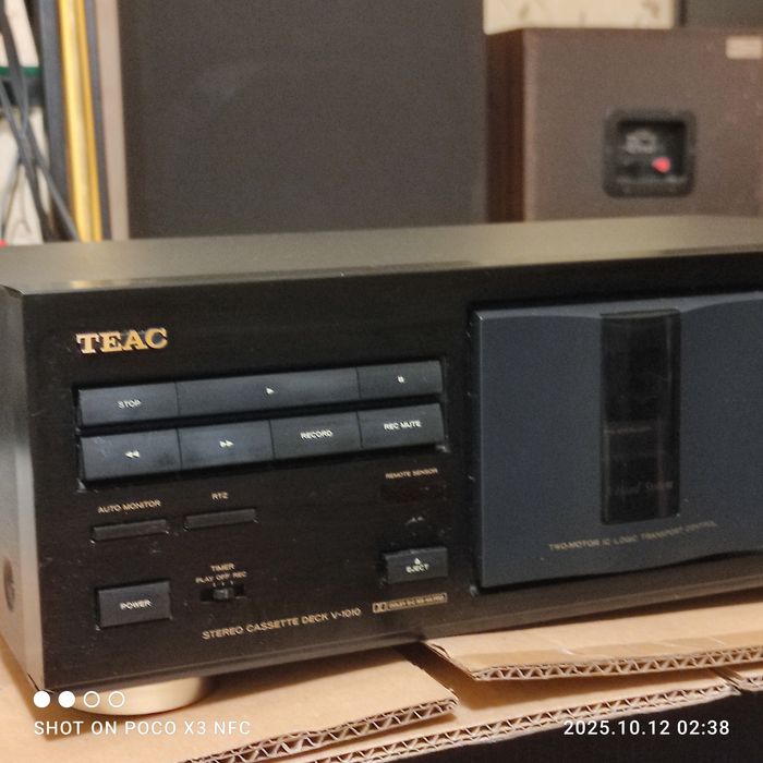 Кассетная дека TEAK V1010