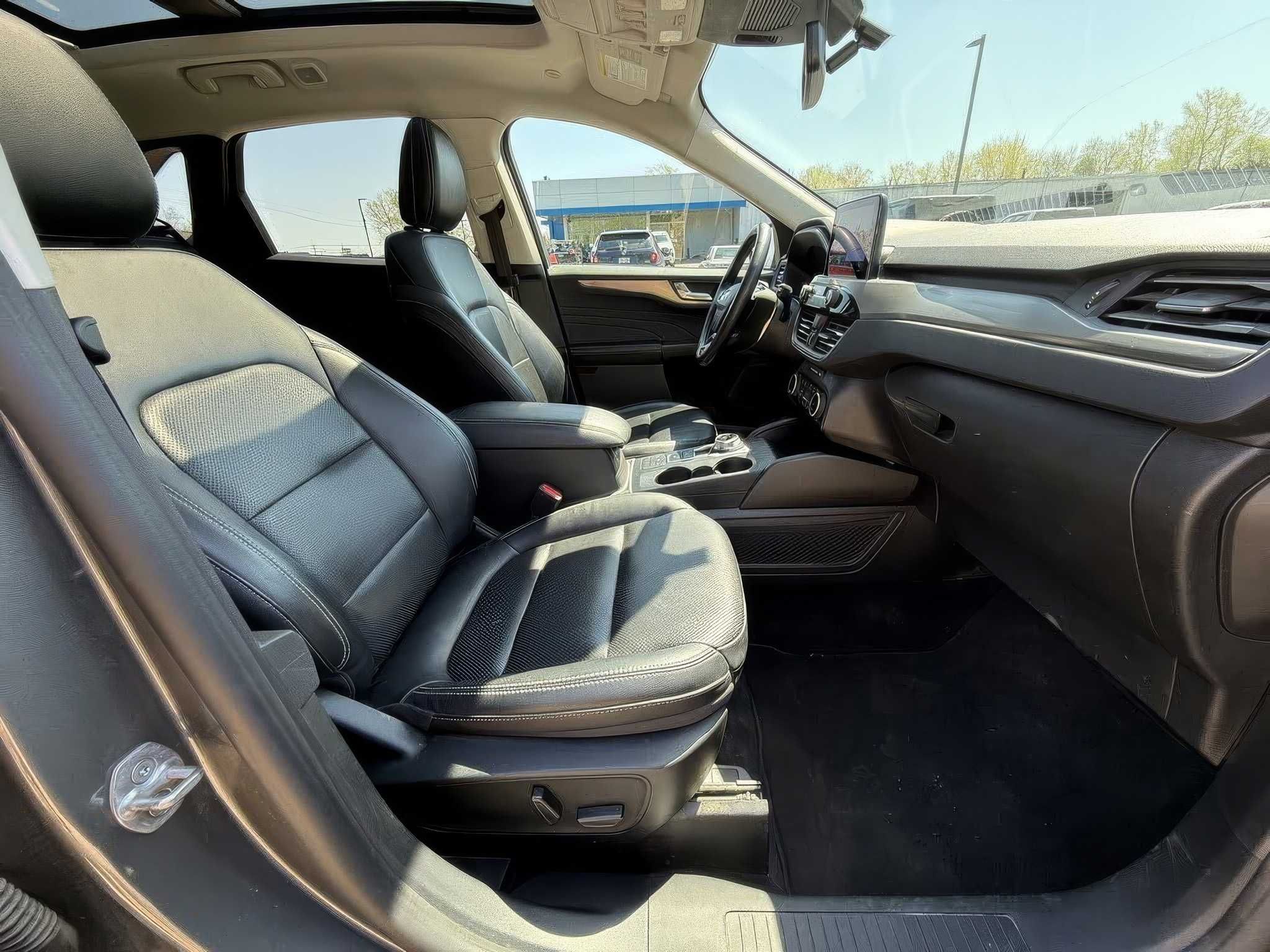 2022 Ford Escape Titanium