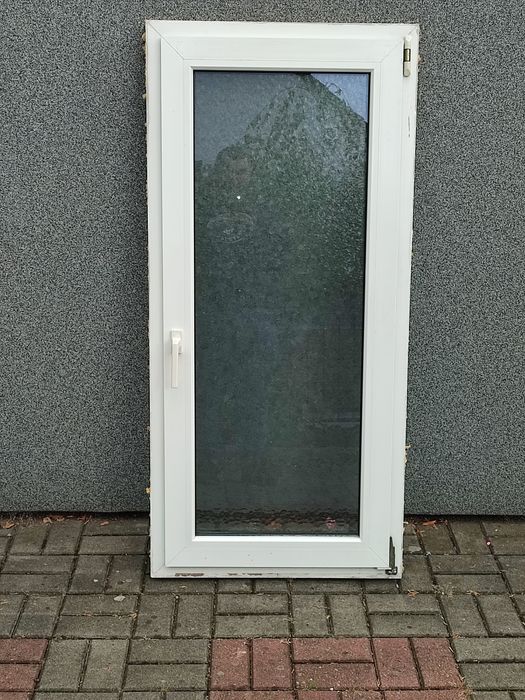 Okno plastikowe biało-brązowe