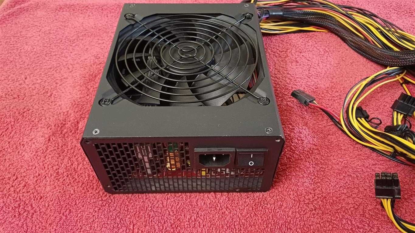 Блок питания ATX Kenweiipc KW-1600WPF 90 plus 1600w fan 140 мм.