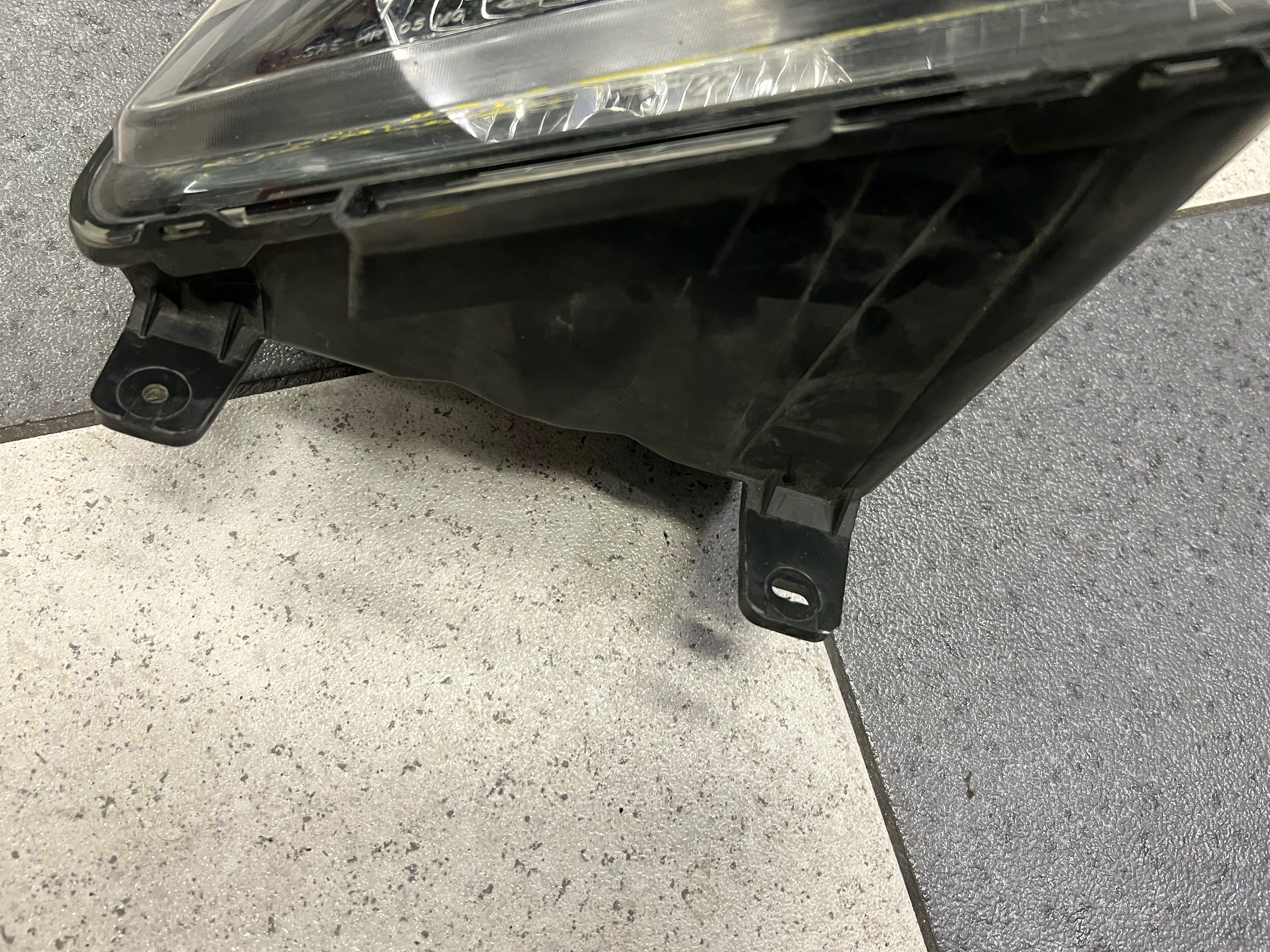 FORD Mustang 05-09 lampa przednia przód prawa oryginał