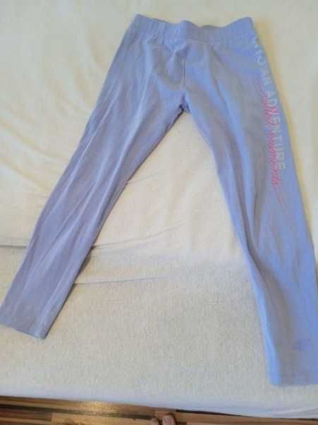 Leginsy długie z firmy 4f w rozmiarze 134.