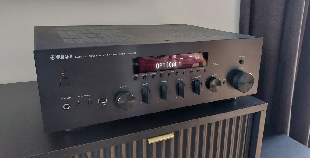 Amplituner sieciowy Yamaha RN-500
