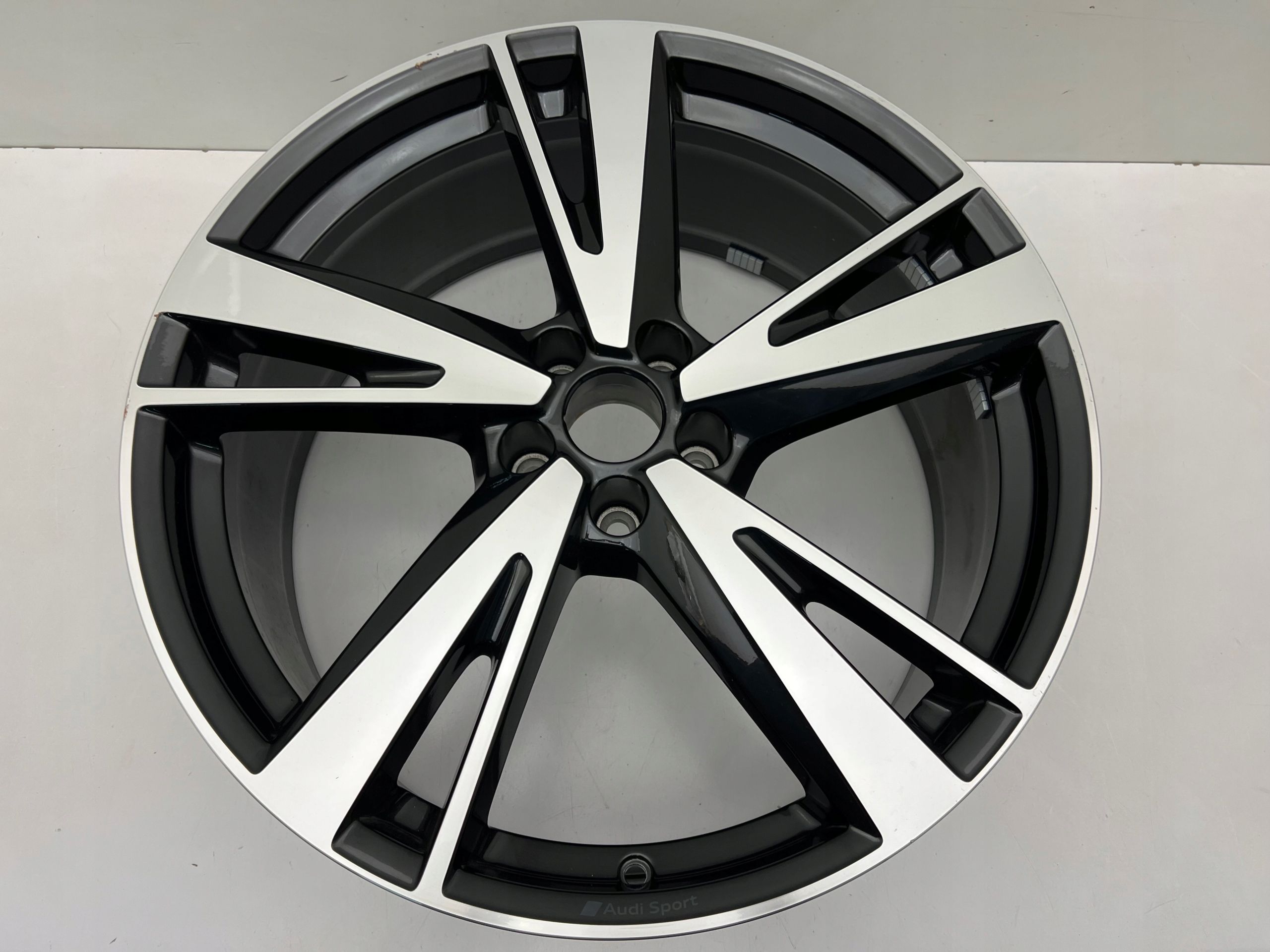 Audi A6 S6 RS6 C8 4K Felga koło 8.5Jx21 ET43 5x112