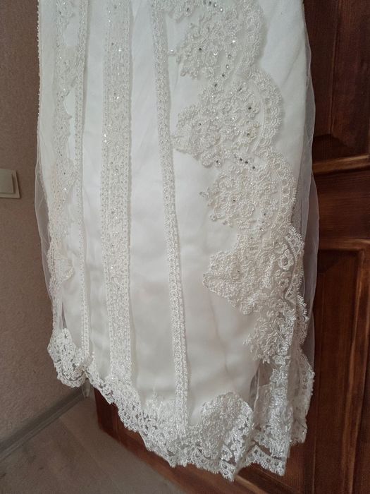 Весільна сукня вишита бісером