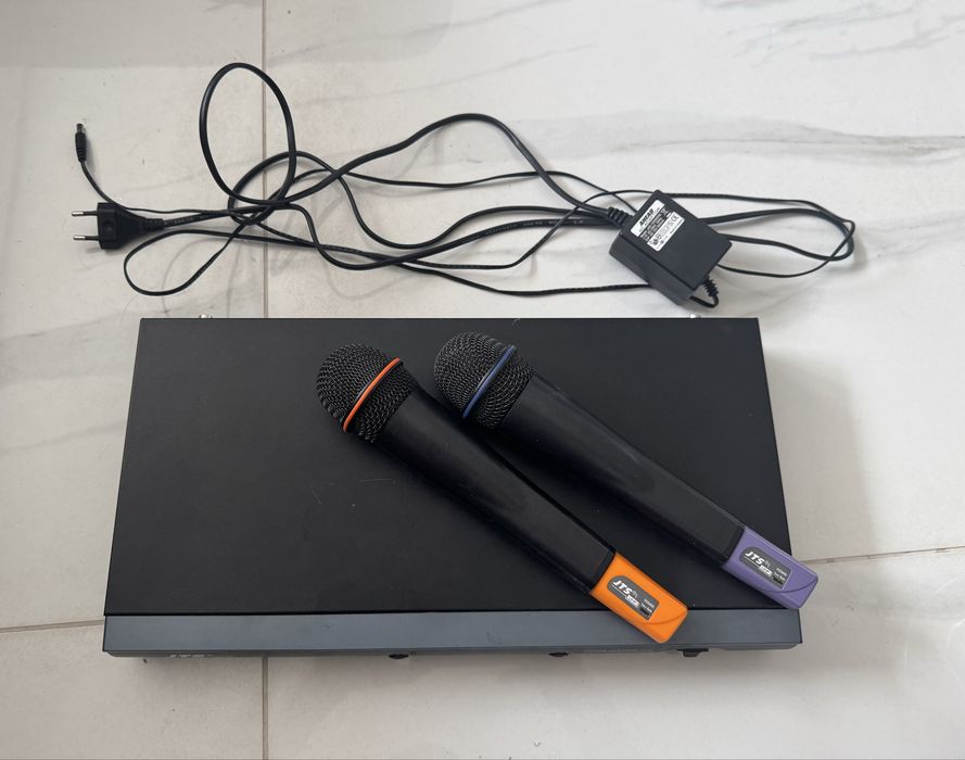 JTS Dual channel receiver- zestaw mikrofonòw bezprzewodowych