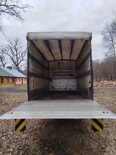 Kierowca z własnym Volkswagenem Crafterem