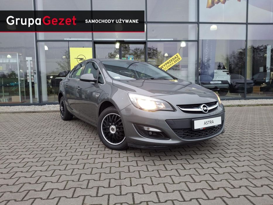 Opel Astra Sedan 1.4T+LPG MT6
