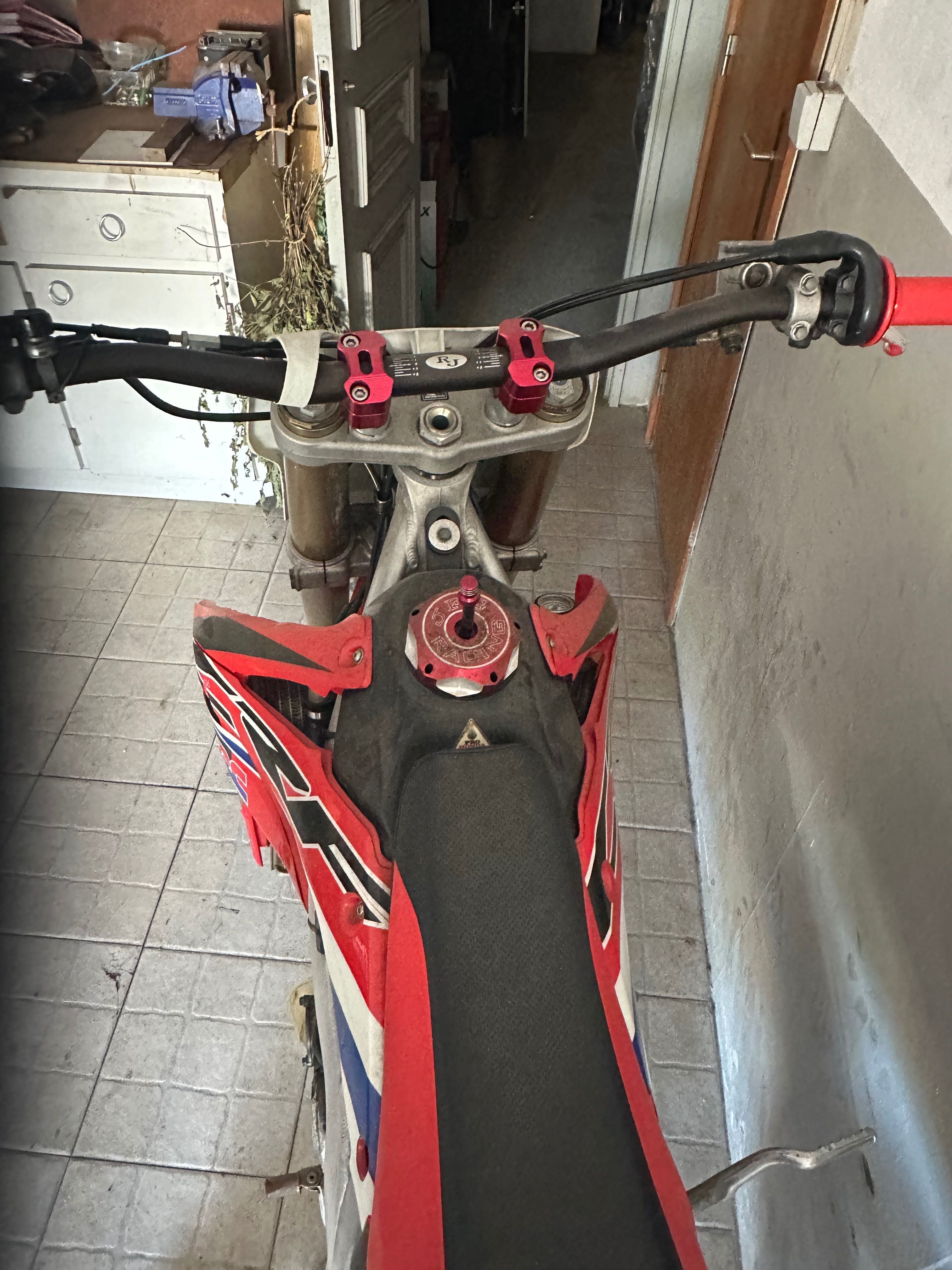 Moto para monte em bom estado  precisa bomba de água …