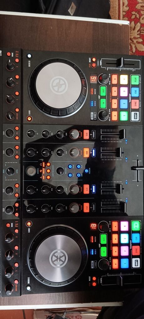 Traktor control S4 MK2