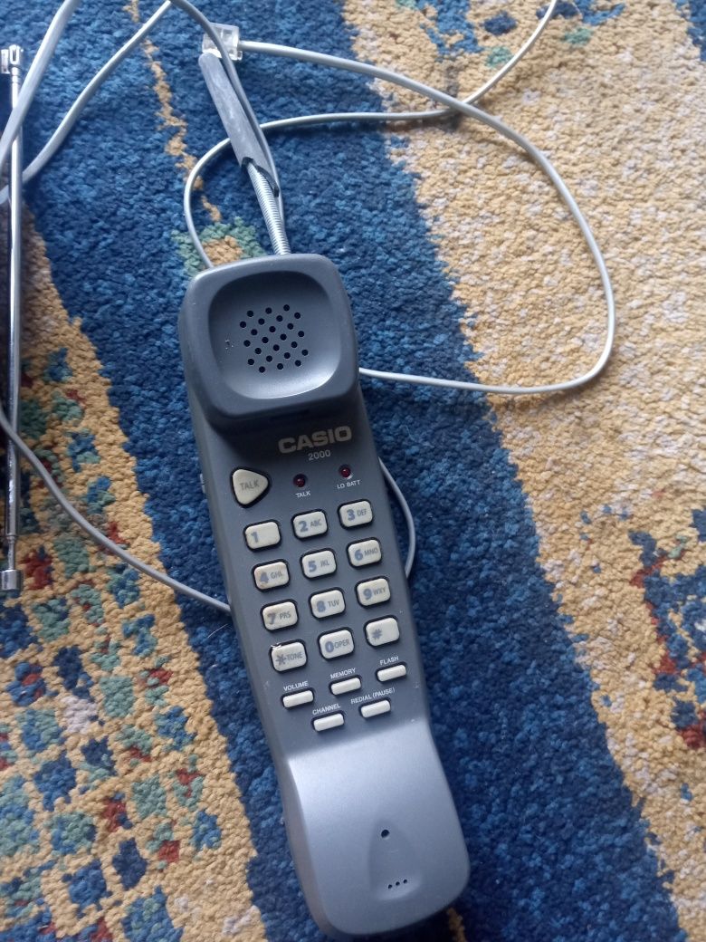 Stary telefon stacjonarny Casio retro