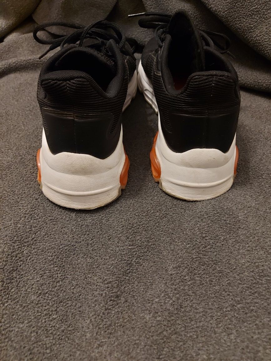 męskie tenisówki adidas 43.5