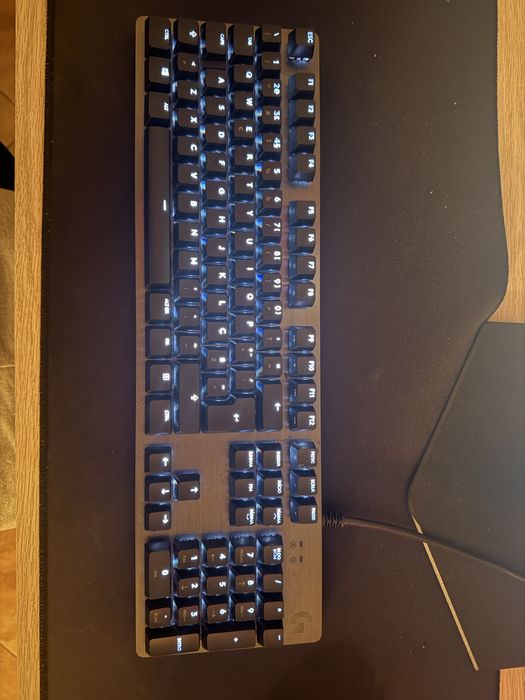 Teclado mecanico e rato gaming