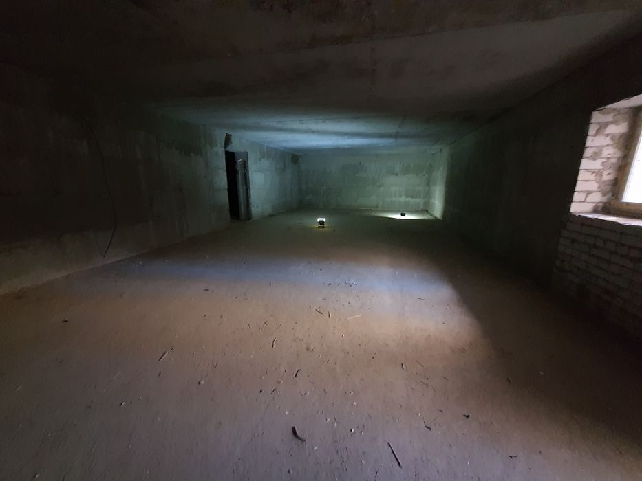 Новострой. 50см стена  для бизнеса, для кладовок  новострое