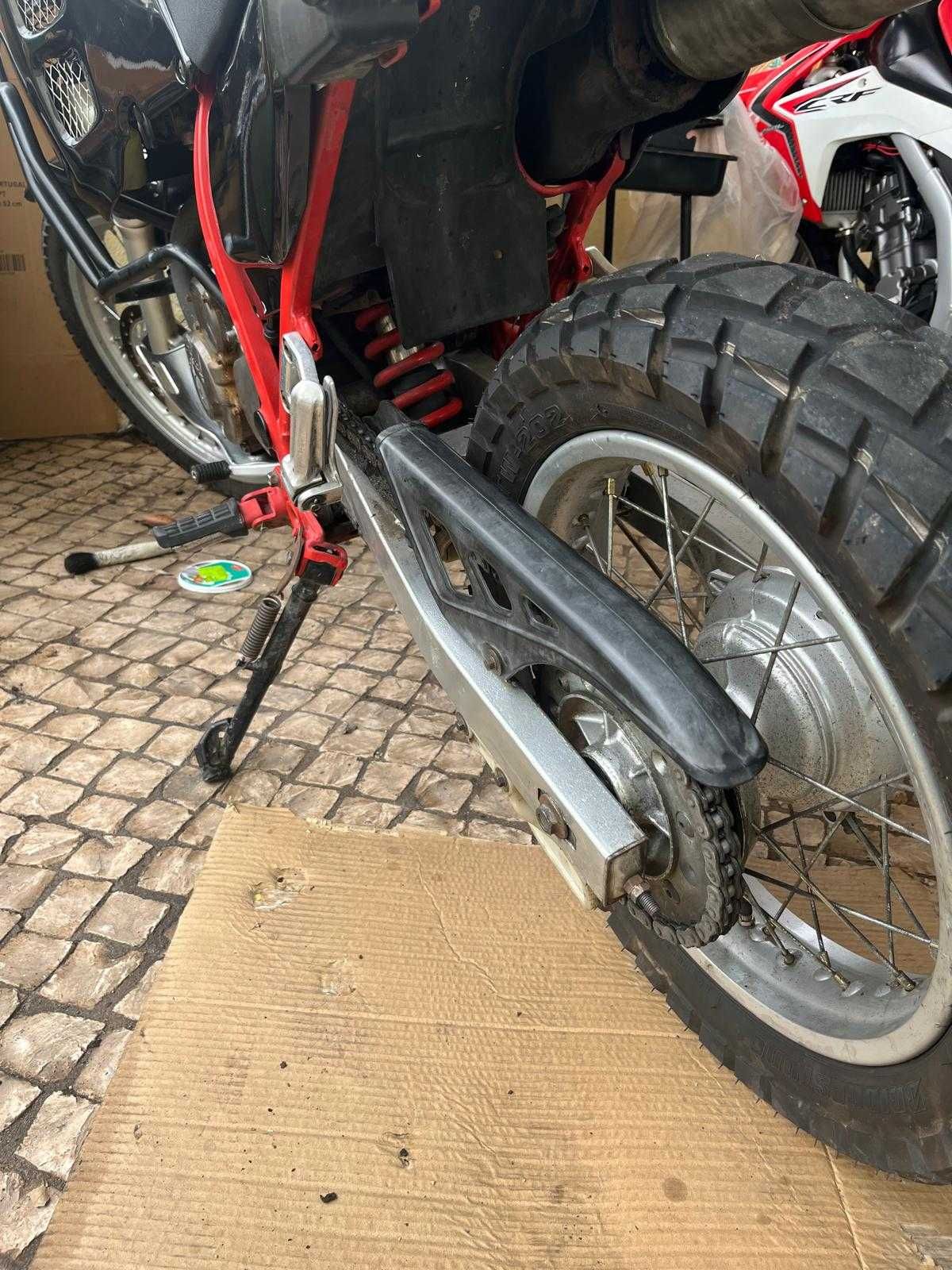 Honda NX250 dominator
