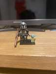 Figuras do mandaloriano com o bebe yoda em otimo estado