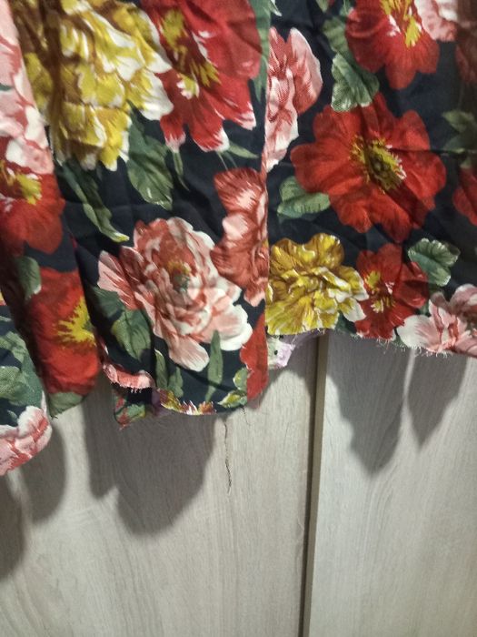 Spódnica w kolorowe kwiaty