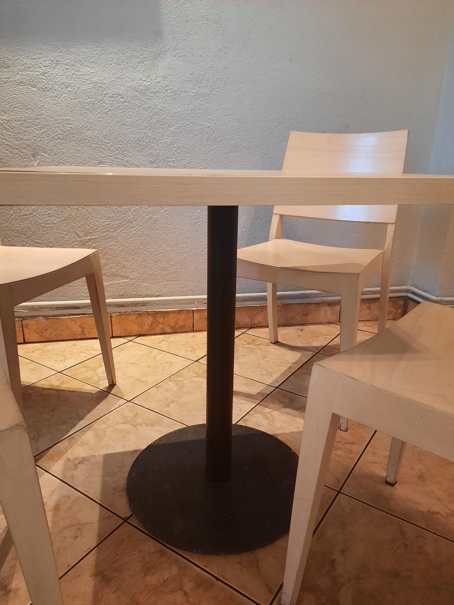 Stół + 4 krzesła drewniane