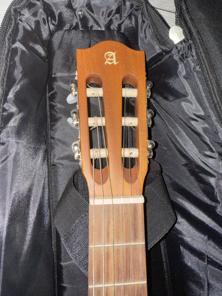 Gitara klasyczna marki Alhambra
