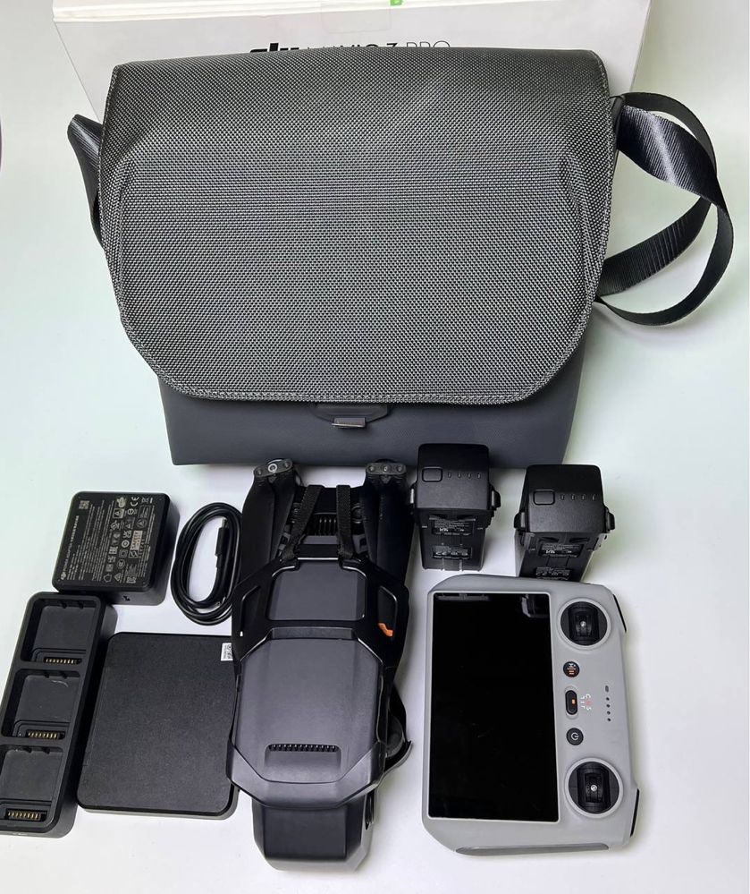 Дрон  DJI Mavic 3 Pro Fly More Combo бу