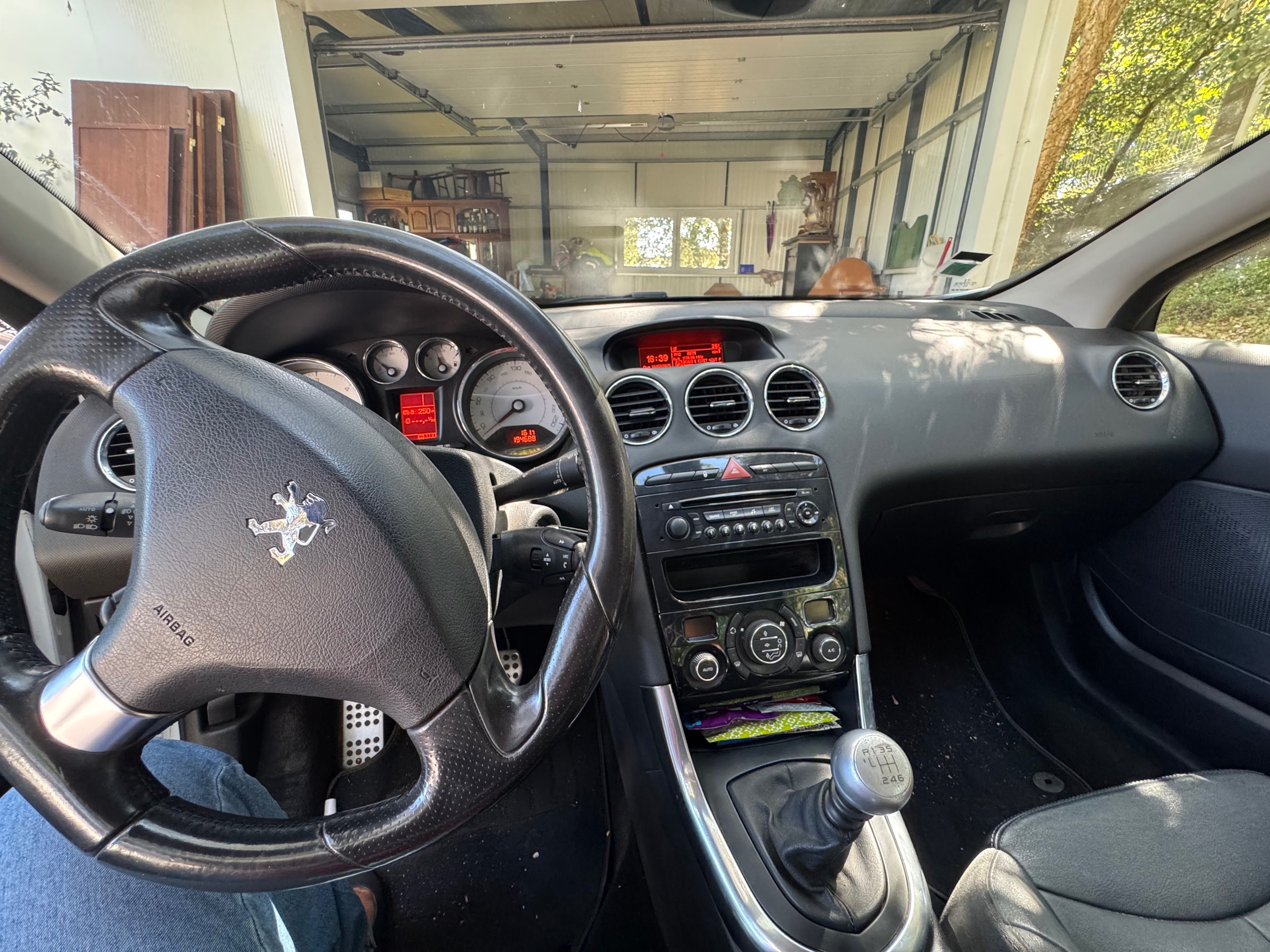 Peugeot descapotável impecável