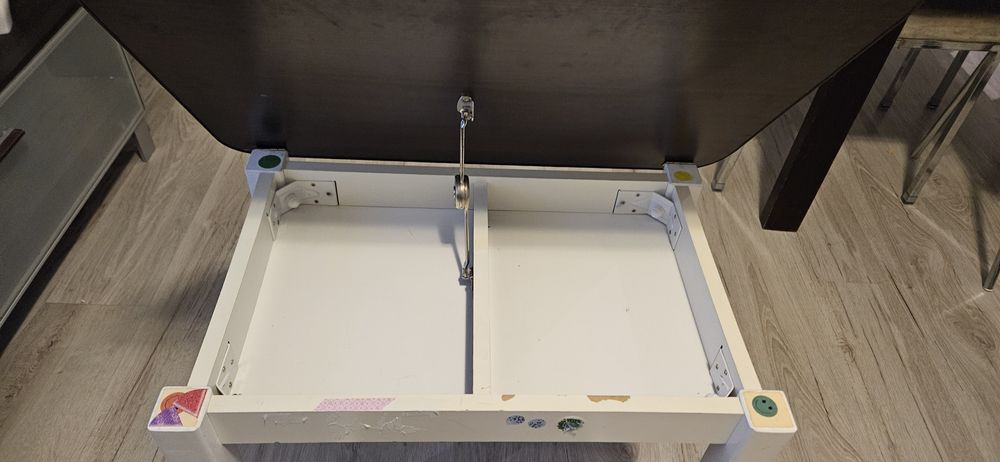 Stolik dla dziecka otwierany blat