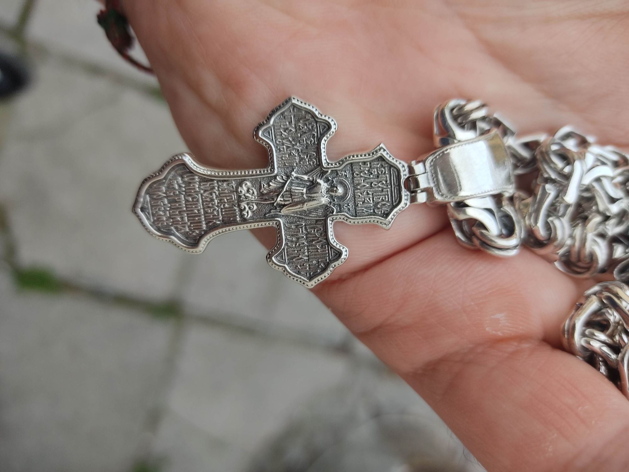 Продам серебрянною цепочку с крестом 925  пробы.