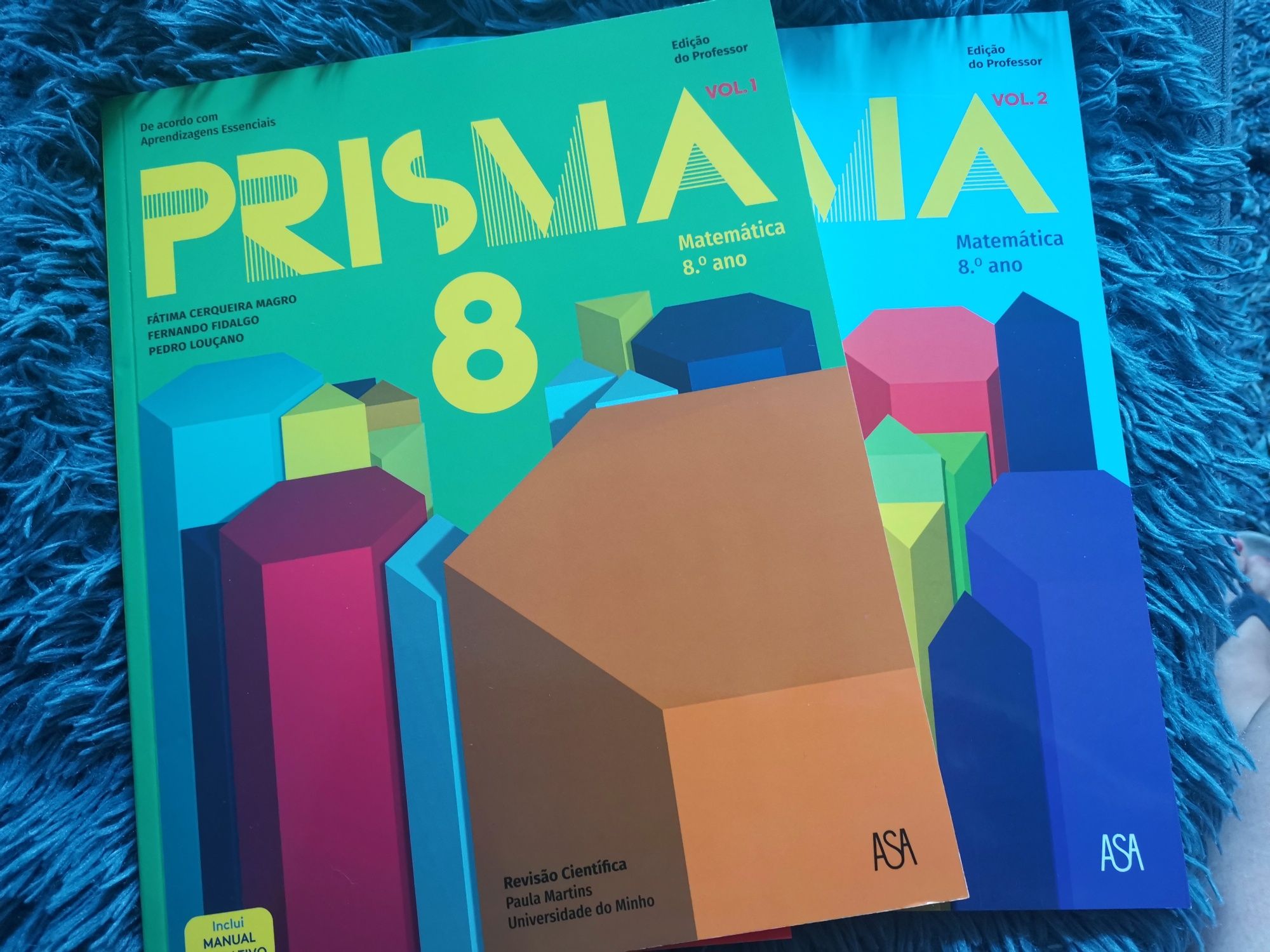 Manual 1 e 2 novos de Matemática 8° ano - Prisma 8