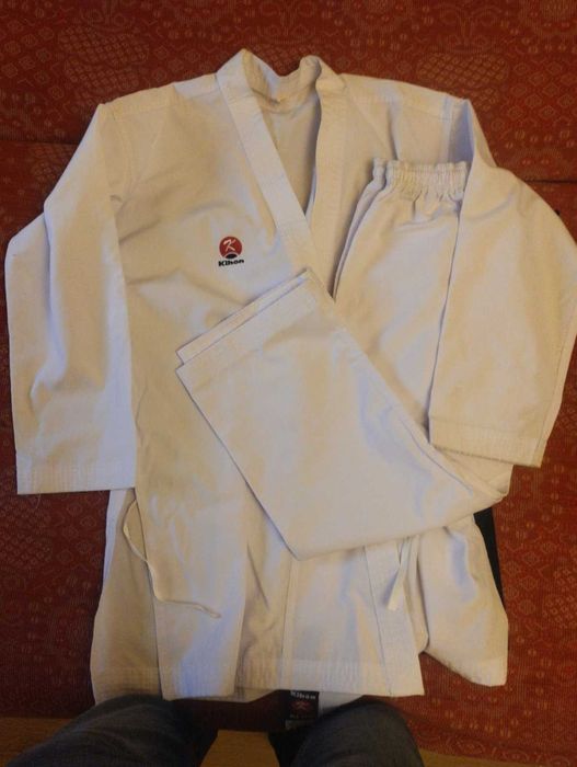 Спортивний одяг - кімоно для заняття карате
