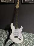 Guitarra eletrica stratocaster 130€