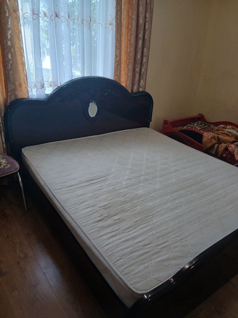 Ліжко двоспальне 8000 грн