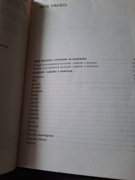 Przyrządzam surówki i sałatki