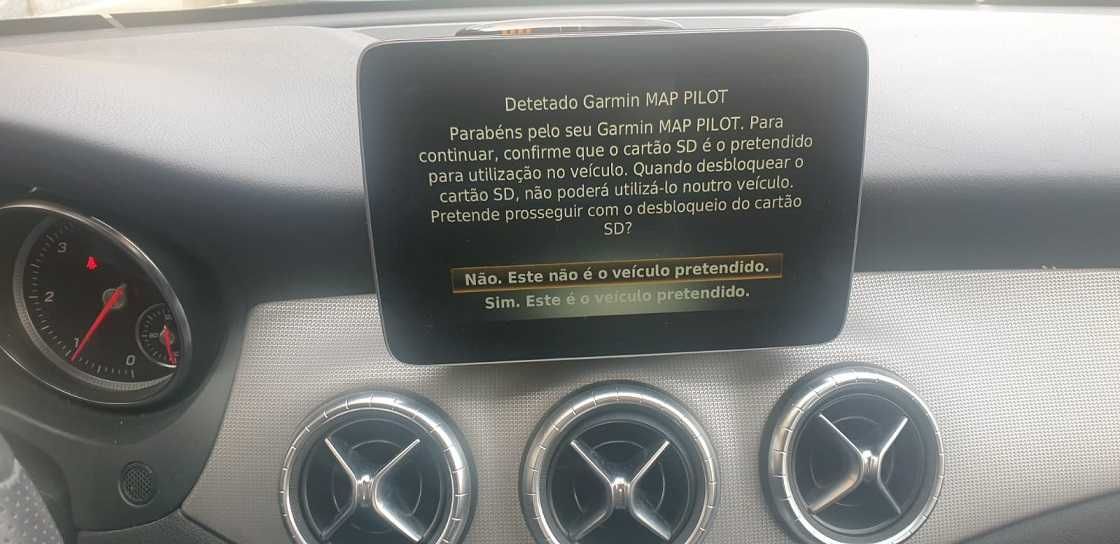 Cartao de GPS para Mercedes  mapas v20 Europa  + Aviso Radar 2025