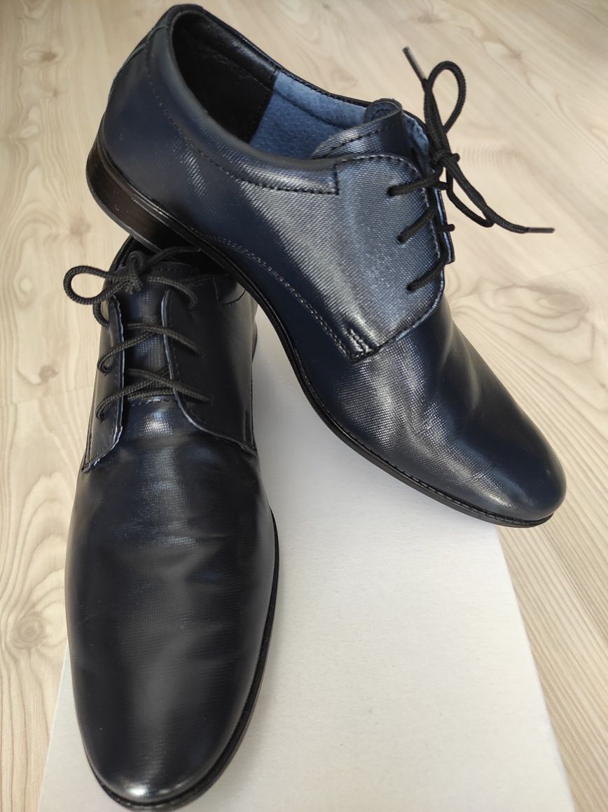 Buty wizytowe skórzane dł.wkł.22,5cm