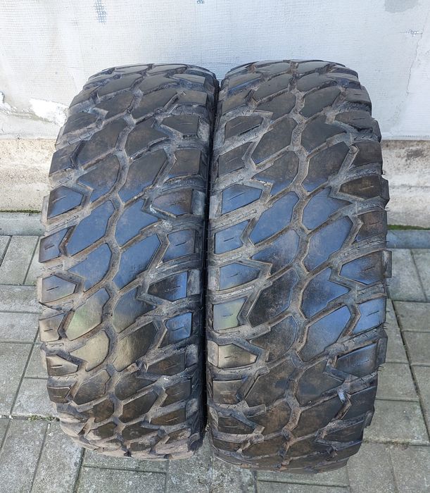 Шини  2шт  r15  31×10.50  грязеві