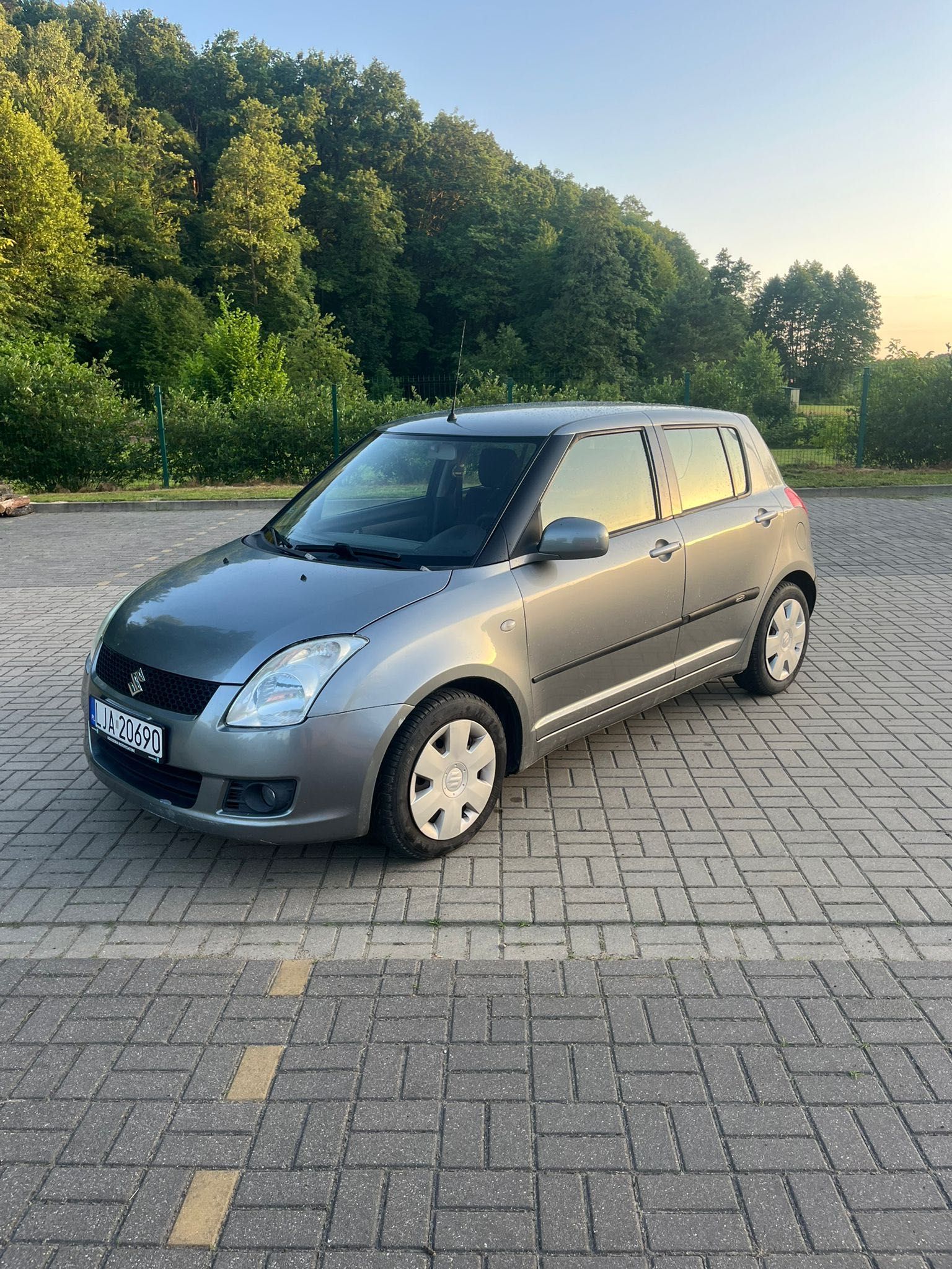 Suzuki swift salon Polska
