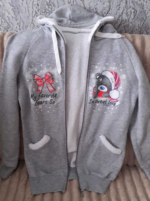 Кофта молодіжна на молнії . З капюшоном , утеплена .