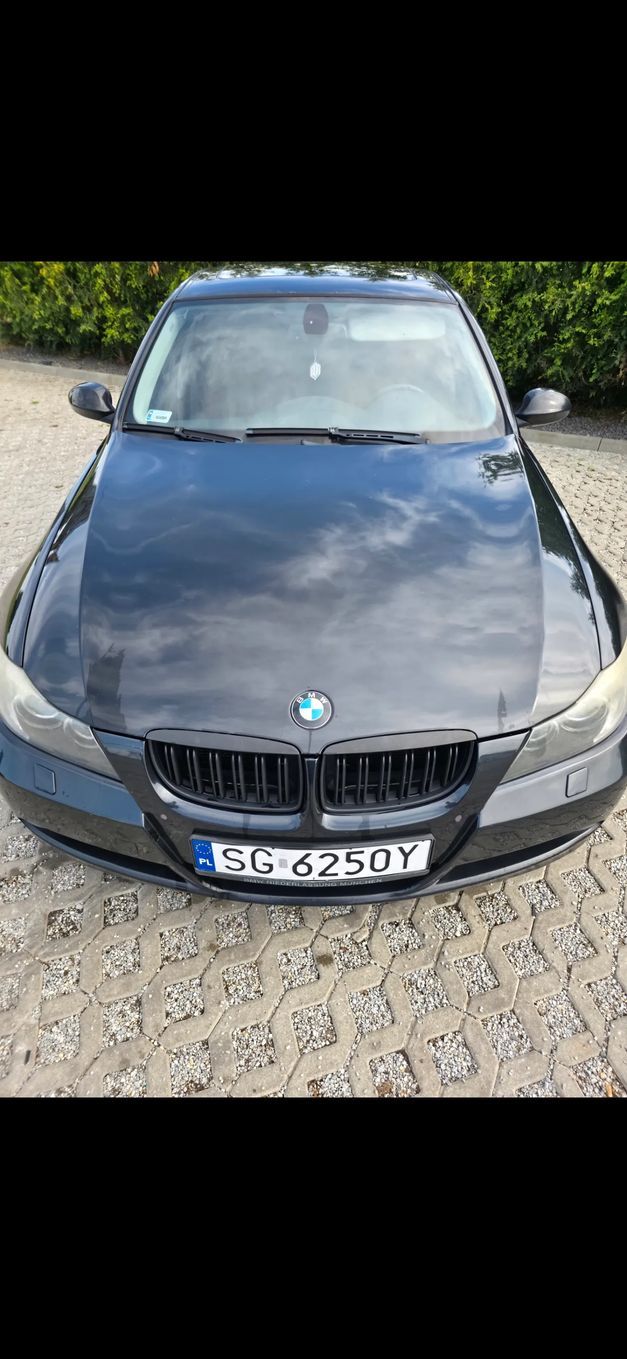 BMW Seria 3 Sprzedam BMW E90 z 2007 roku w wersji Individual. Automat
