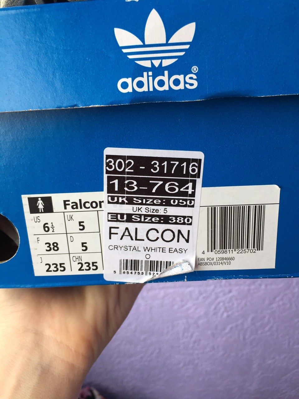 Кроссовки трендовые кожаные adidas falcon yung белого цвета